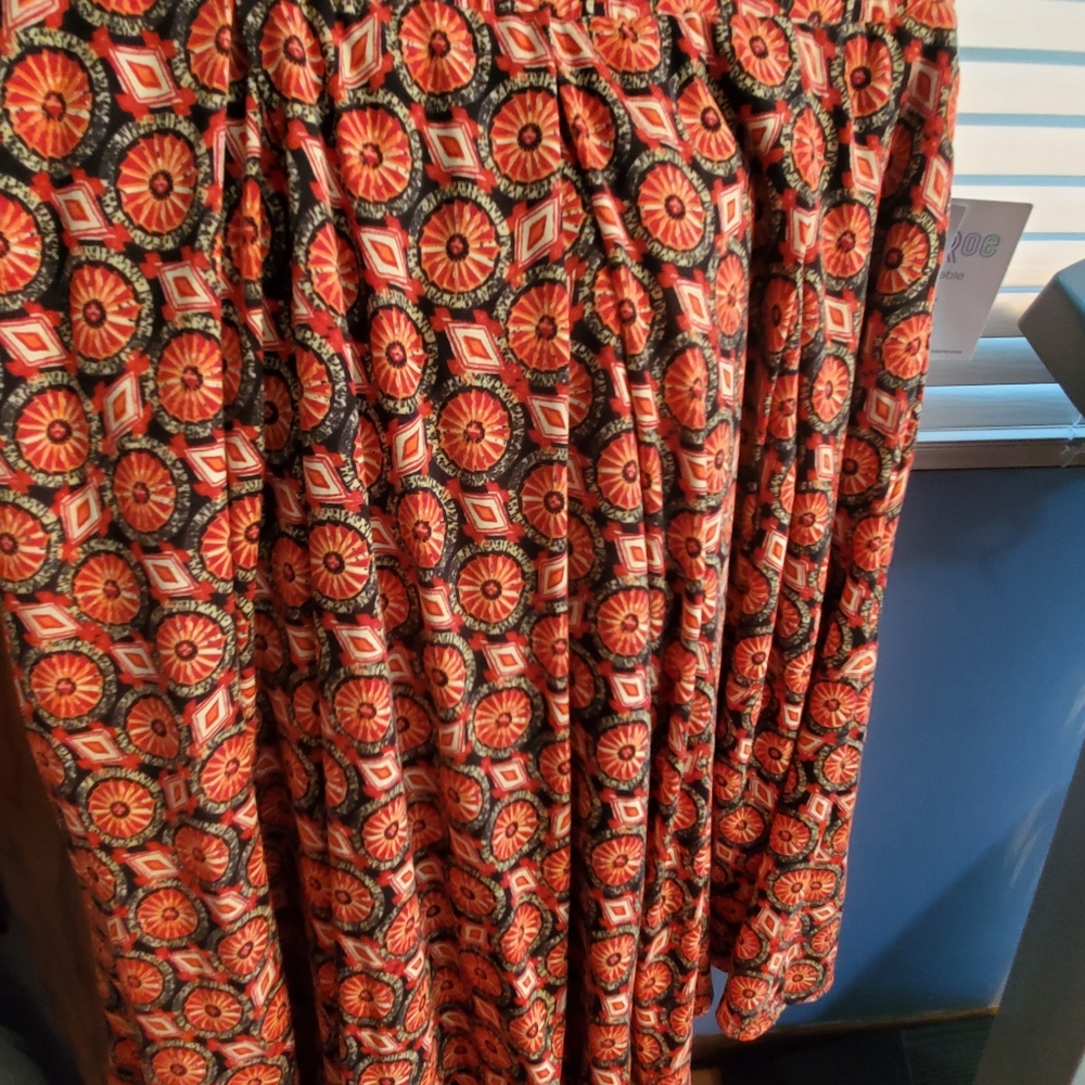 LuLaRoe Madison Skirt Small S with pockets